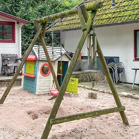 Geweldige Woning Met 3 Slaapkamers In Vakantiehuis Kirchheim (Hessen)